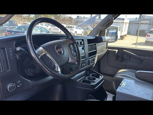 Used 2017 GMC Savana 2500 image 9