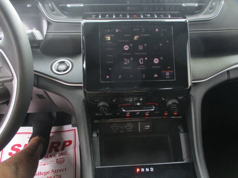 Used 2023 Jeep Grand Cherokee L Laredo image 5