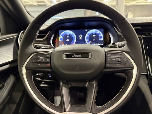 New 2025 Jeep Grand Cherokee L Laredo w/ Luxury Tech Group I image 8