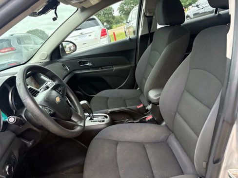 Used 2016 Chevrolet Cruze LT image 9