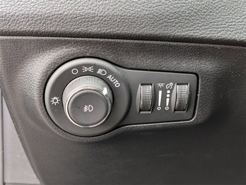Certified 2020 Jeep Compass Limited image 13