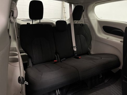Certified 2019 Chrysler Pacifica Touring Plus w/ Cold Weather Group image 33