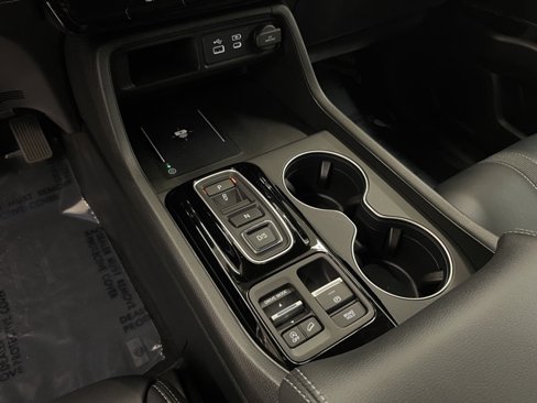Used 2025 Honda Pilot EX-L image 17