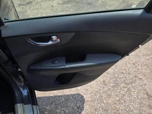 Used 2019 Kia Forte LXS image 13