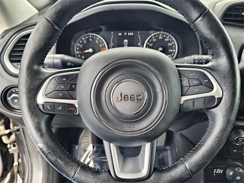 Used 2019 Jeep Renegade Latitude w/ Cold Weather Group image 22