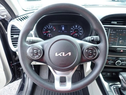 Used 2022 Kia Soul LX image 22