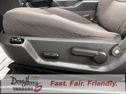 Used 2005 Ford Mustang Convertible image 28