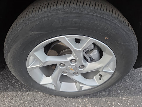 Used 2024 Chevrolet Trax LS w/ LS Convenience Package image 9