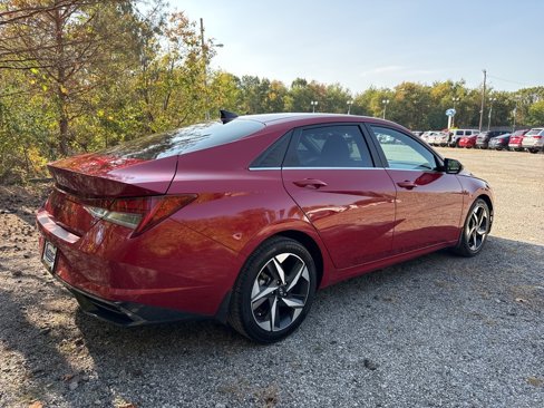 Used 2022 Hyundai Elantra SEL w/ Convenience + Premium Package image 10