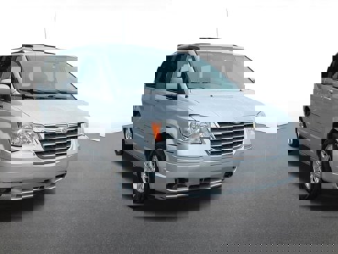 Used 2009 Chrysler Town & Country Touring image 8