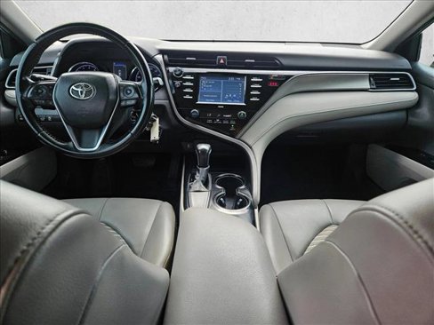 Used 2020 Toyota Camry SE image 16