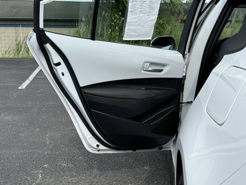 Used 2025 Toyota Corolla SE image 19
