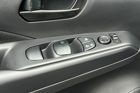 New 2025 Nissan Kicks Play S image 12