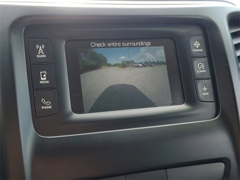 Used 2018 Jeep Cherokee Latitude w/ Safety Group image 21