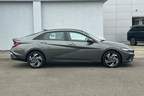 New 2025 Hyundai Elantra Sport image 3