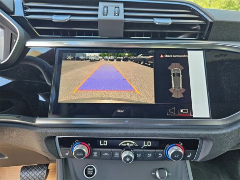 New 2025 Audi Q3 2.0T Premium image 16
