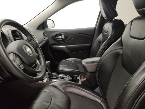 Used 2020 Jeep Cherokee Latitude Plus image 17