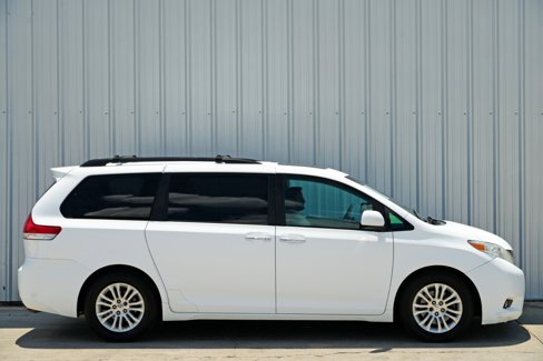 Used 2011 Toyota Sienna XLE image 51