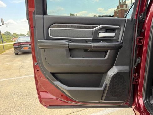 Used 2022 RAM 2500 Big Horn w/ Level C Equiment Group image 18