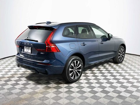 Used 2025 Volvo XC60 B5 Core w/ Protection Package Premier image 6