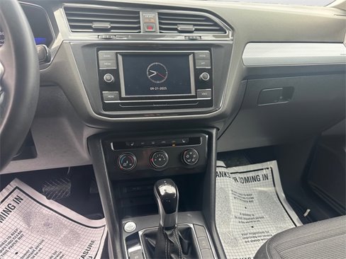 Used 2022 Volkswagen Tiguan S image 11