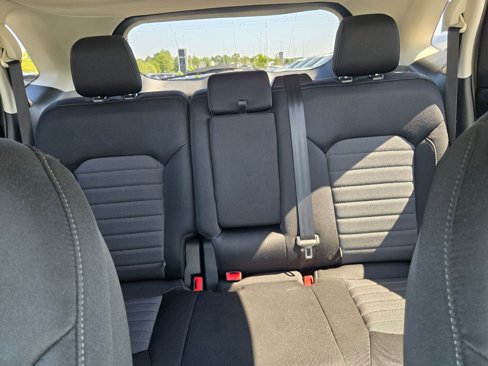Used 2019 Ford Edge SE image 13