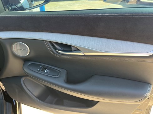 Used 2019 INFINITI QX50 Essential w/ Sensory Package image 8