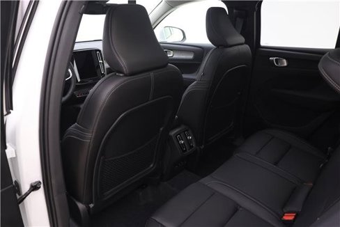 New 2025 Volvo XC40 B5 Core w/ Protection Package Premier image 11