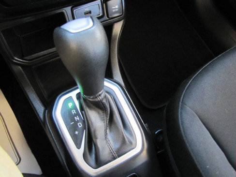 Used 2020 Jeep Renegade Latitude w/ Popular Equipment Group image 33