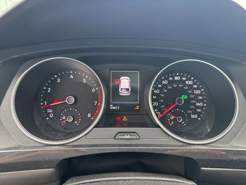 Used 2018 Volkswagen Tiguan SEL image 9