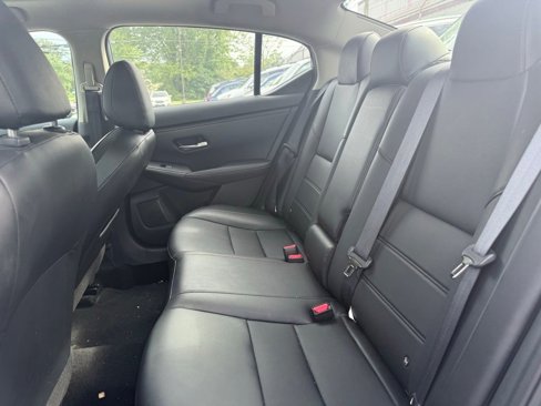 Used 2024 Nissan Sentra SR w/ SR Premium Package image 18