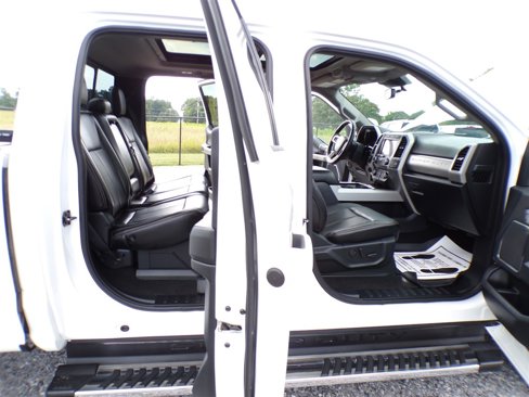 Used 2020 Ford F350 Lariat w/ Lariat Ultimate Package image 4
