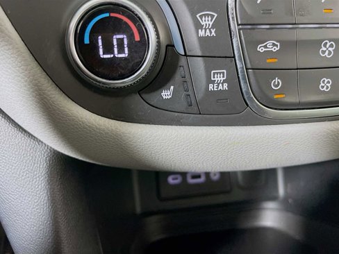 Used 2020 Chevrolet Equinox LT image 17