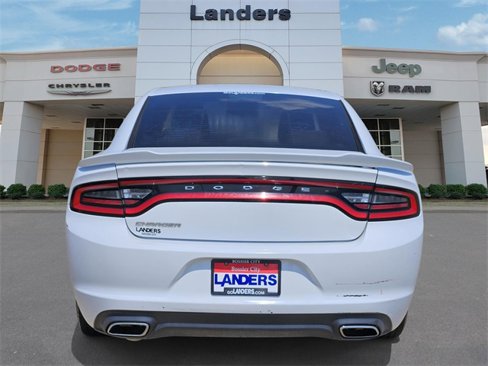 Used 2016 Dodge Charger SE image 5
