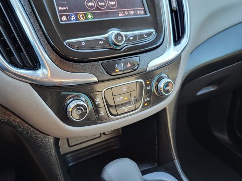 Used 2023 Chevrolet Equinox LT image 28