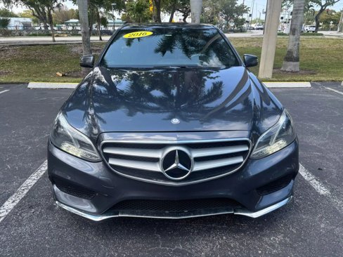 Used 2016 Mercedes-Benz E 350 Sedan w/ Premium Package image 4