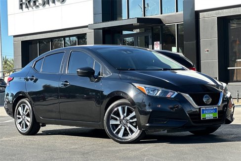 Used 2021 Nissan Versa SV image 3