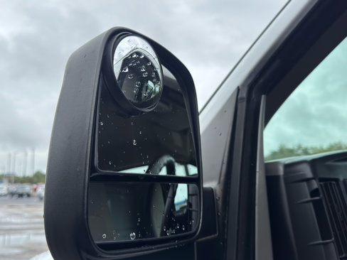 Used 2015 Chevrolet Express 2500 image 9