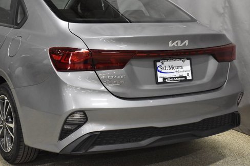 Used 2024 Kia Forte LXS image 9