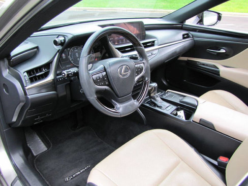 Used 2019 Lexus ES 350 w/ Premium Package image 21