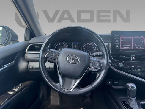 Used 2023 Toyota Camry SE image 13