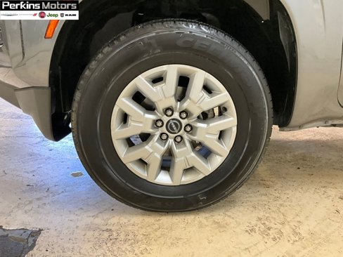 Used 2023 Nissan Frontier SV image 16