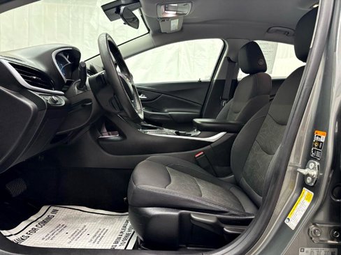 Used 2017 Chevrolet Volt LT w/ Comfort Package image 14