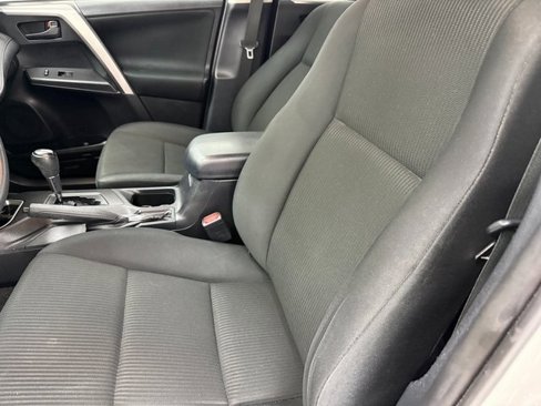 Used 2018 Toyota RAV4 LE image 26