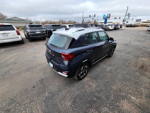 Used 2021 Hyundai Venue image 6