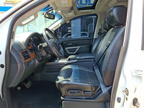 Used 2015 Nissan Armada Platinum image 11