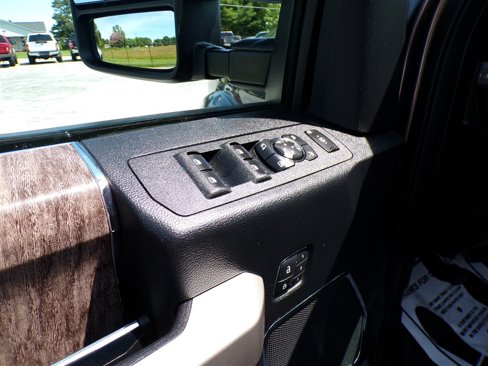 Used 2017 Ford F250 Lariat w/ Lariat Ultimate Package image 28