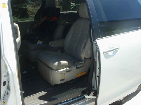 Used 2011 Toyota Sienna XLE image 8