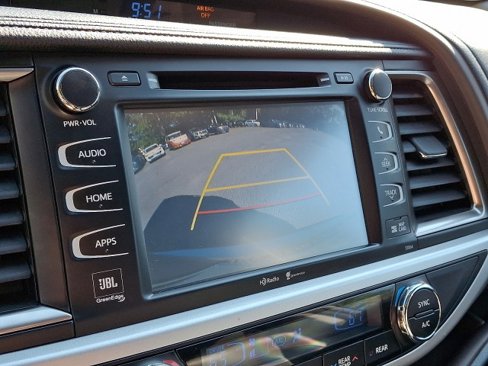 Used 2014 Toyota Highlander Limited image 24
