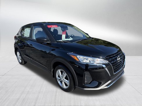 Used 2024 Nissan Kicks S image 3